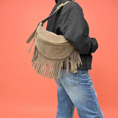 Marsupio con frange LUNA - Camoscio e pelle in borsa tracolla - EmilyHu LOVE